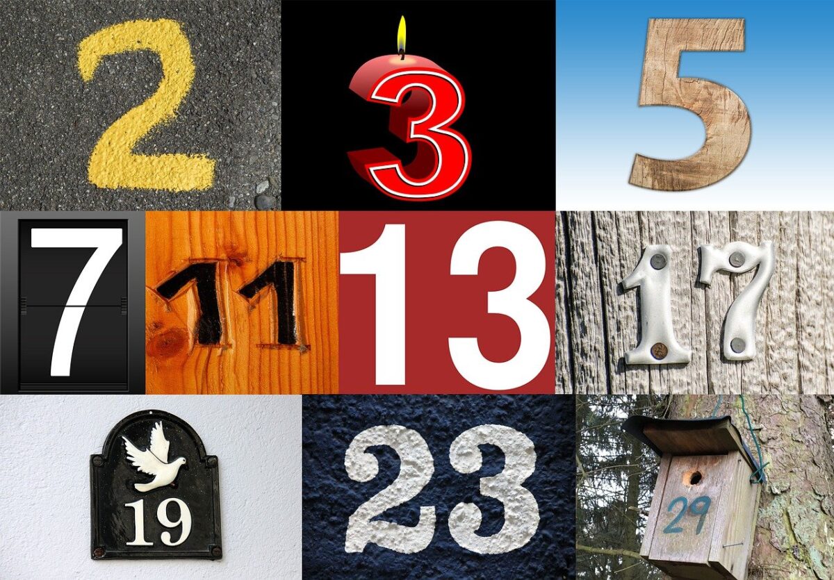 prime numbers, pay, digits, number, thirteen, bird house, twenty-nine, two, three, five, seven, eleven, seventeen, nineteen, twenty three, prime number, prime numbers, prime numbers, prime numbers, prime numbers, prime numbers, prime number, prime number